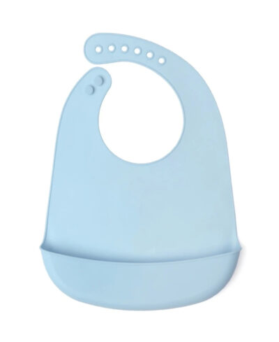 Silikonski slinček Soft Blue z nastavljivim zapenjanjem in žepkom za lovljenje hrane